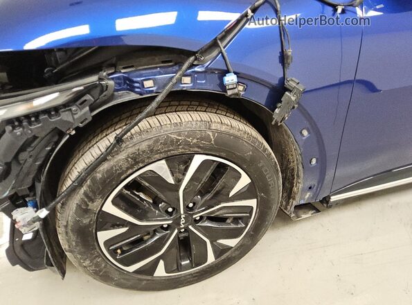 KNDC34LA8R5159672 2024 KIA EV6 Blue 