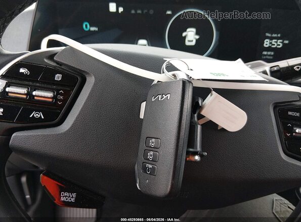 KNDC3DLC2N5036901 2022 KIA EV6 Cream Dashboard view