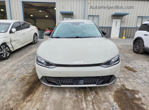 KNDC3DLC3N5043064 2022 KIA EV6 Бежевый Вид спереди