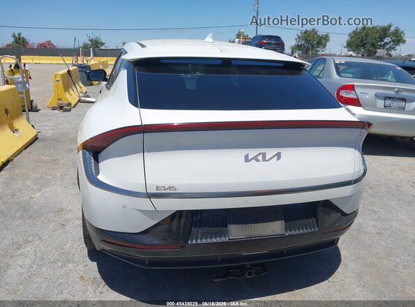 KNDC3DLC6N5076138 2022 KIA EV6 White 
