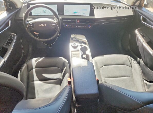 KNDC3DLC6R5192249 2024 KIA EV6 Серебряный Вид панели приборов