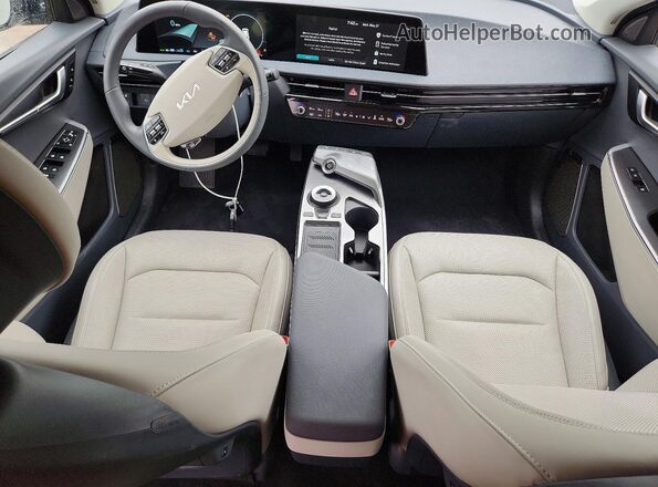 KNDC3DLC7R5620927 2024 KIA EV6 Бежевый Вид панели приборов