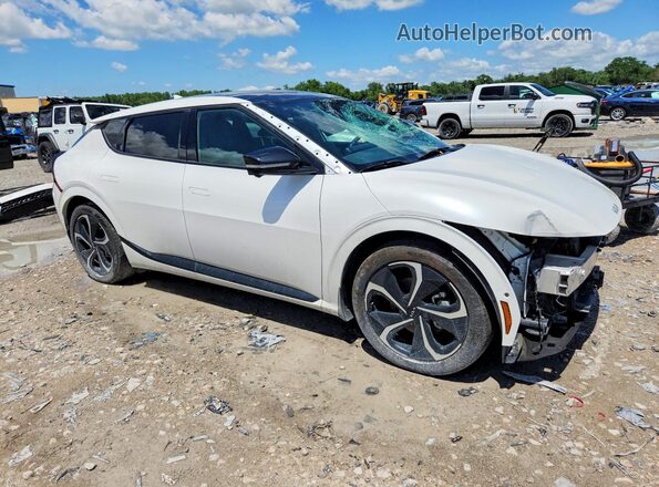 KNDC4DLC2R5206015 2024 KIA EV6 White Առջևի աջ