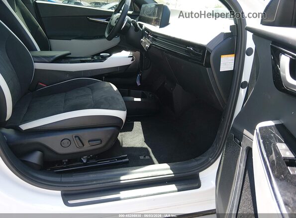 KNDC4DLCXR5180392 2024 KIA EV6 White Սալոնի դիմացի տեսք