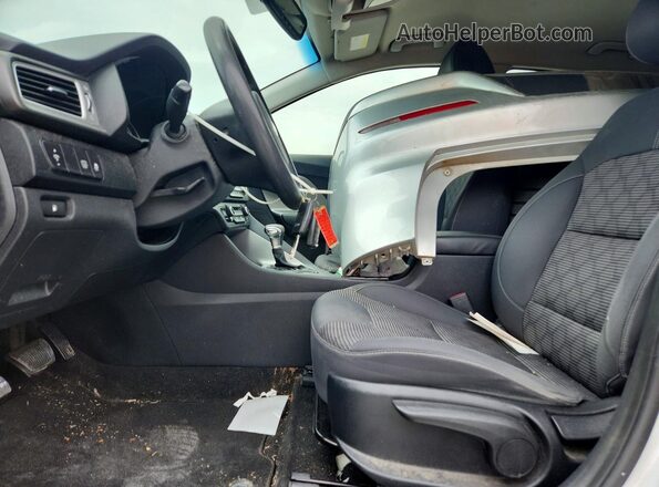 KNDCB3LC0K5312310 2019 KIA NIRO Серебряный Вид салона спереди