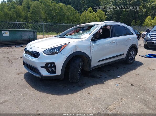 KNDCB3LC3L5439425 2020 KIA NIRO Silver წინა მარცხენა ხედი სამი მეოთხედიდან