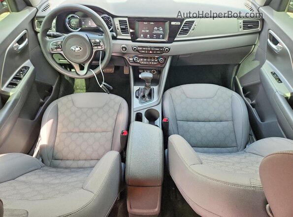 KNDCB3LC4H5100776 2017 KIA NIRO Red Առջևի վահանակի տեսք