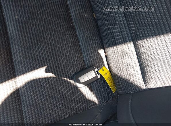 KNDCB3LC5K5243775 2019 KIA NIRO Белый Вид панели приборов
