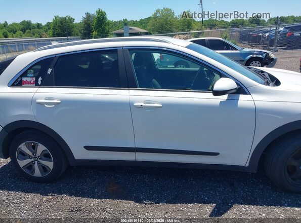 KNDCB3LC5K5243775 2019 KIA NIRO Белый Вид задней части салона