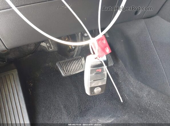KNDCB3LC5K5257546 2019 KIA NIRO Silver Вид ззаду