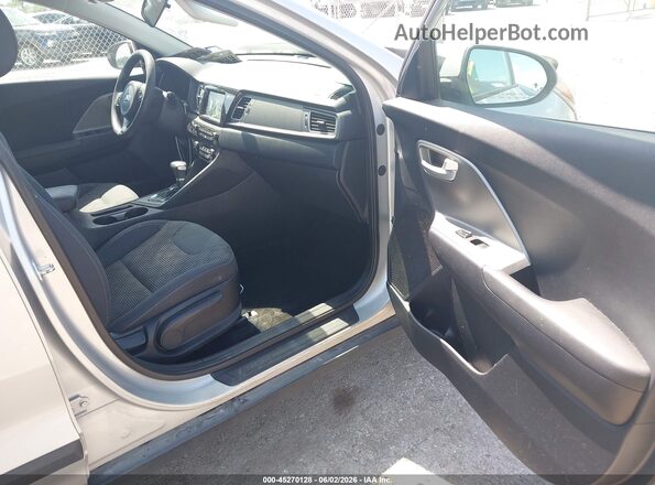 KNDCB3LC5K5257546 2019 KIA NIRO Silver Вид салону спереду