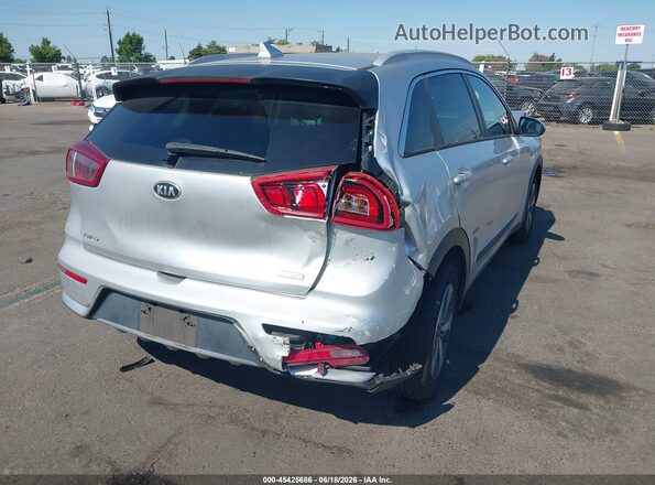 KNDCB3LC6J5153078 2018 KIA NIRO Серебряный Задняя правая четверть