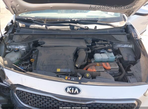 KNDCB3LC6J5153078 2018 KIA NIRO Серебряный Вид сзади