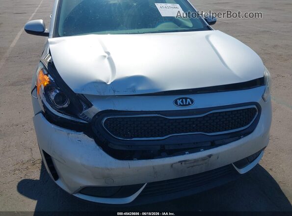 KNDCB3LC6J5153078 2018 KIA NIRO Серебряный Вид спереди
