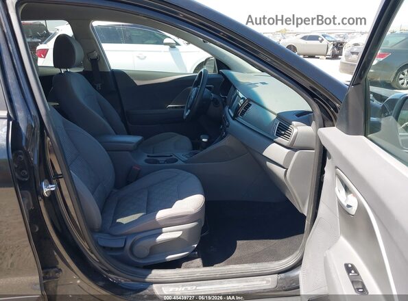 KNDCB3LC6J5156725 2018 KIA NIRO Black Вид салону спереду