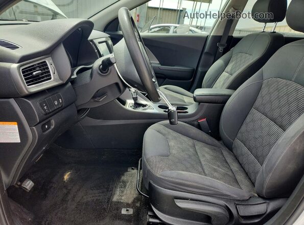 KNDCB3LC6K5249648 2019 KIA NIRO Silver Widok wnętrza z przodu