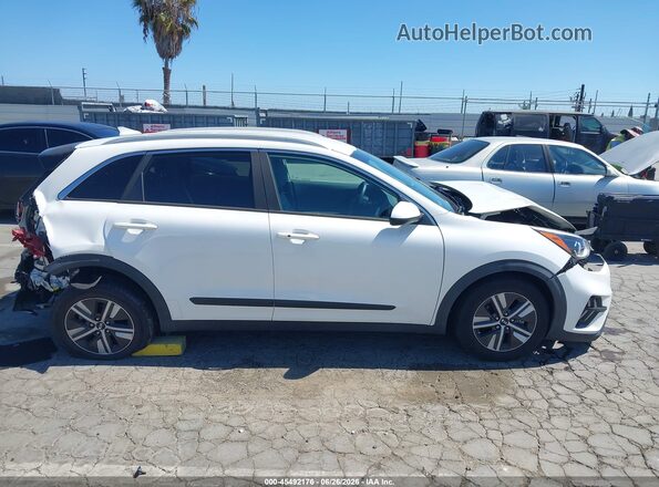 KNDCB3LC6M5487972 2021 KIA NIRO Белый Вид задней части салона