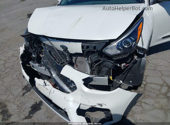 KNDCB3LC6M5487972 2021 KIA NIRO Белый Вид спереди