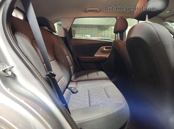 KNDCB3LC6N5540459 2022 KIA NIRO Silver Rear interior view