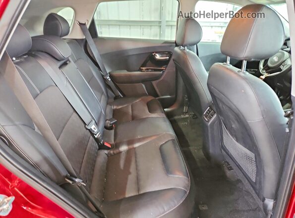 KNDCC3LC2H5061649 2017 KIA NIRO Red Widok tylnych siedzeń