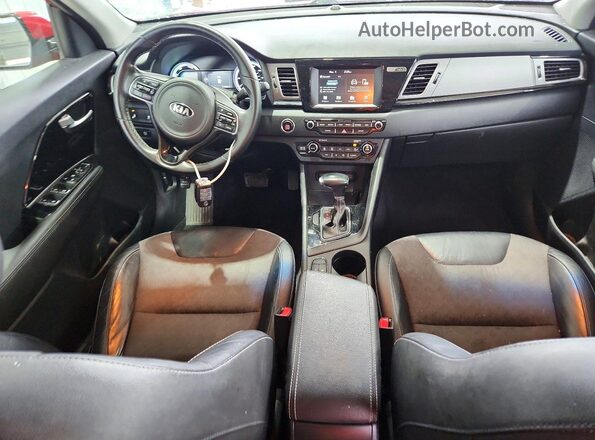 KNDCC3LC2H5061649 2017 KIA NIRO Red Widok deski rozdzielczej