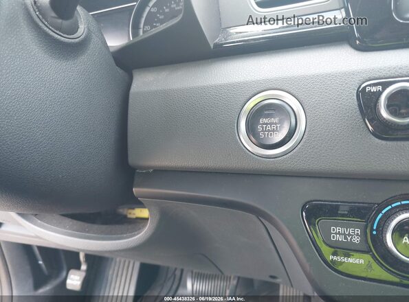 KNDCC3LC4H5066822 2017 KIA NIRO Gray 