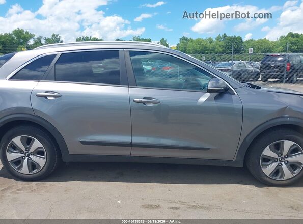 KNDCC3LC4H5066822 2017 KIA NIRO Gray 