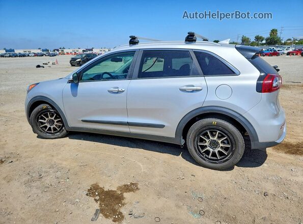 KNDCC3LC4J5128323 2018 KIA NIRO Silver 