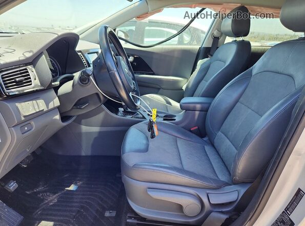 KNDCC3LC4J5128323 2018 KIA NIRO Silver 