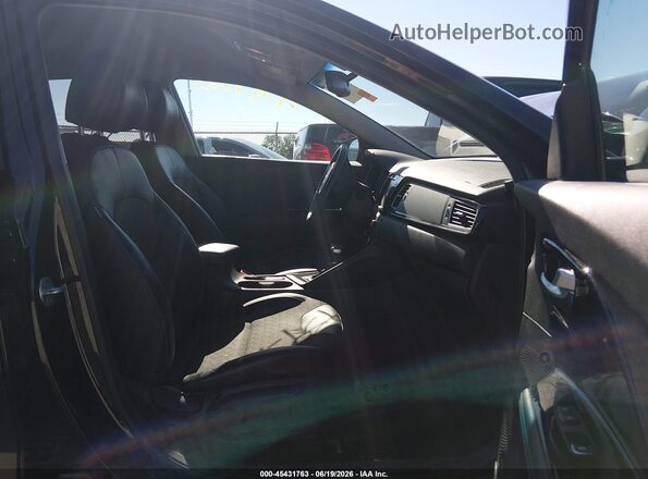 KNDCC3LC5K5253283 2019 KIA NIRO Черный Вид салона спереди