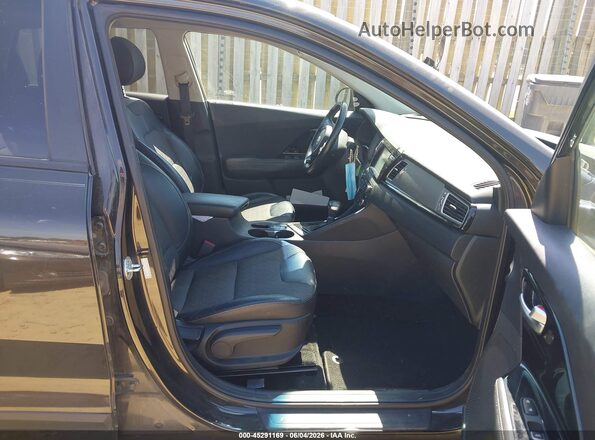 KNDCC3LC6H5048998 2017 KIA NIRO Gray 