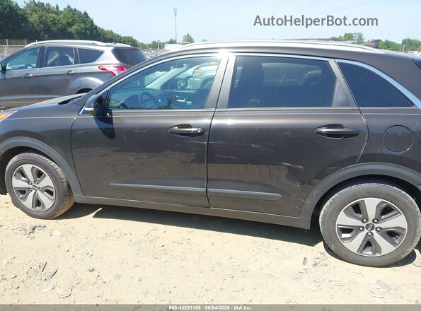 KNDCC3LC6H5048998 2017 KIA NIRO Gray 