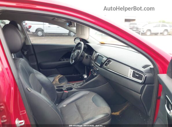 KNDCC3LC8J5153905 2018 KIA NIRO Красный Вид салона спереди