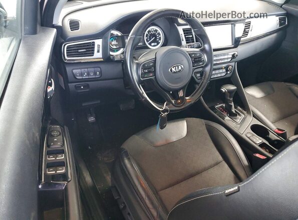KNDCC3LC9J5141195 2018 KIA NIRO Угольный Вид панели приборов