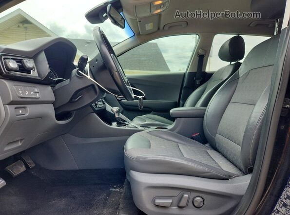 KNDCC3LC9K5282351 2019 KIA NIRO Black 