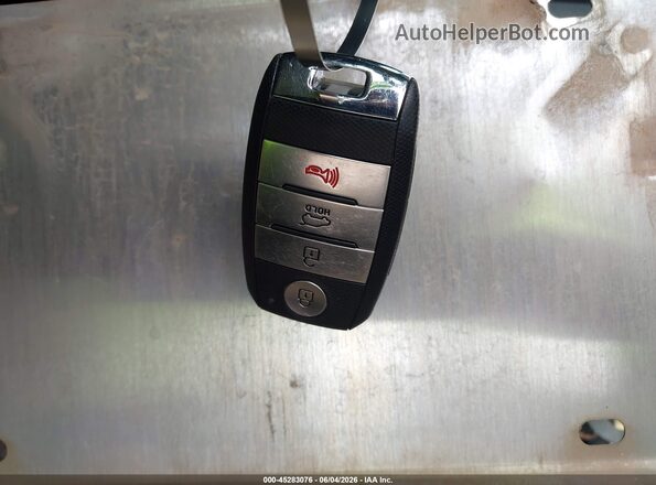 KNDCC3LCXH5053329 2017 KIA NIRO Red Widok deski rozdzielczej