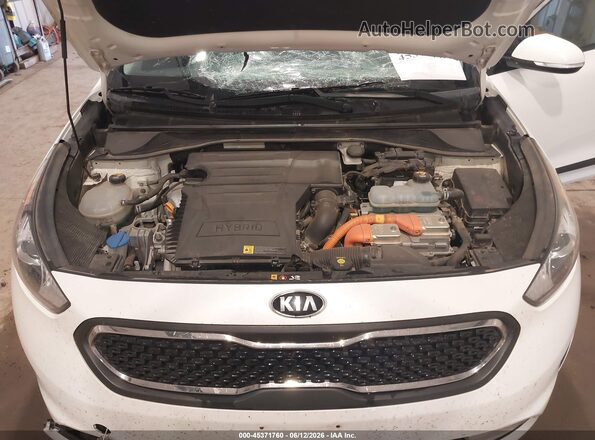 KNDCC3LCXK5219940 2019 KIA NIRO White Rear view