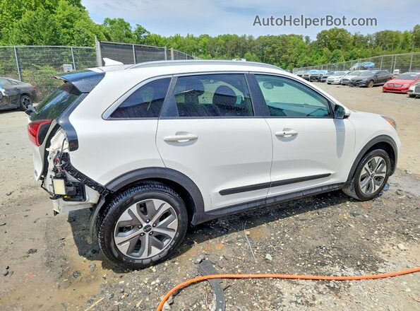 KNDCC3LG1N5160865 2022 KIA NIRO Белый 