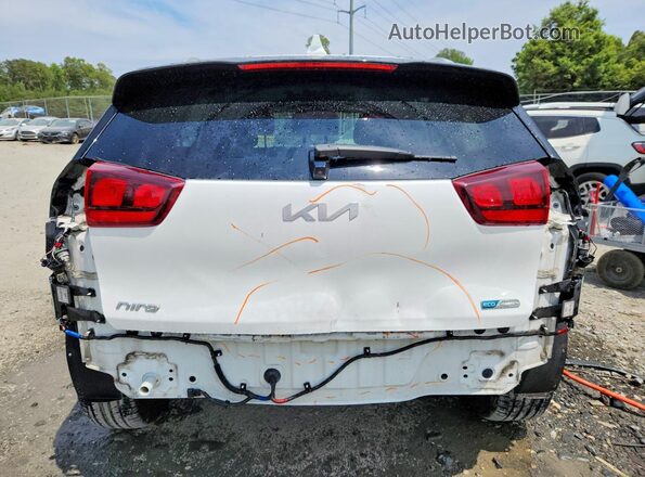 KNDCC3LG1N5160865 2022 KIA NIRO Белый 