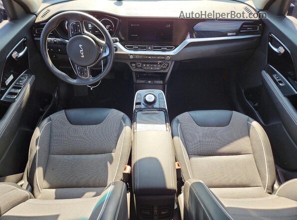 KNDCC3LG2N5142178 2022 KIA NIRO Угольный Вид панели приборов