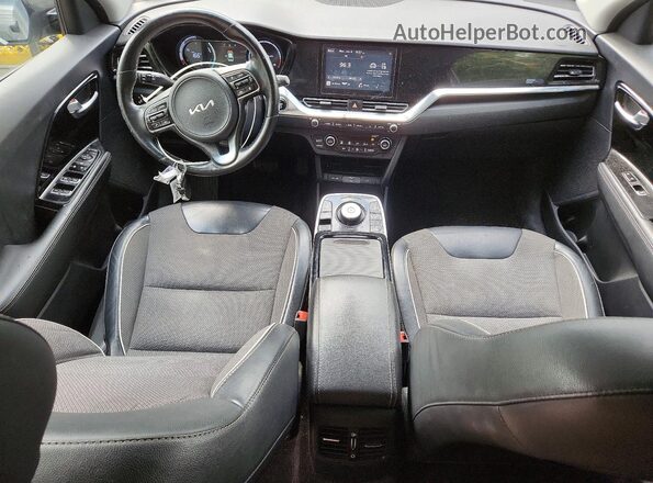 KNDCC3LG3N5160284 2022 KIA NIRO Gray 