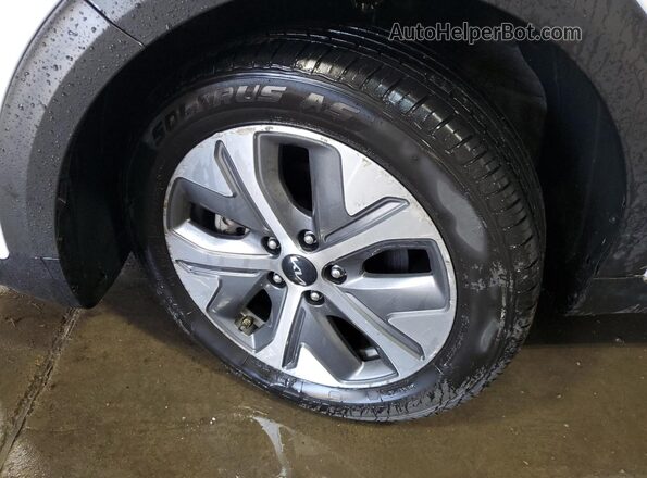 KNDCC3LG6N5161266 2022 KIA NIRO White 