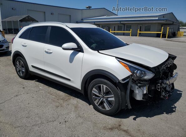 KNDCD3LD7N5540716 2022 KIA NIRO White 
