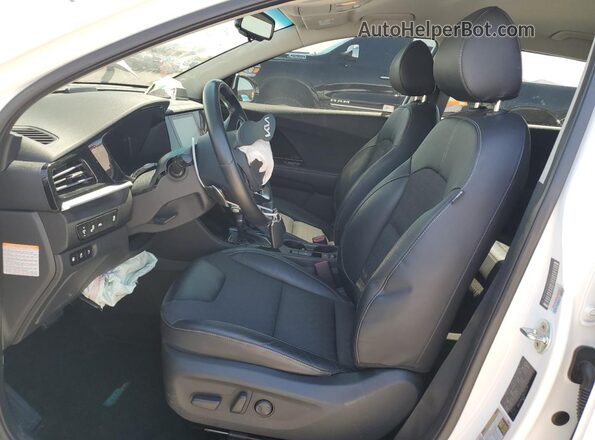KNDCD3LD7N5540716 2022 KIA NIRO White 