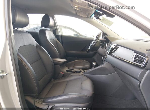 KNDCD3LD8J5139167 2018 KIA NIRO PLUG-IN HYBRID Silver Вид салону спереду