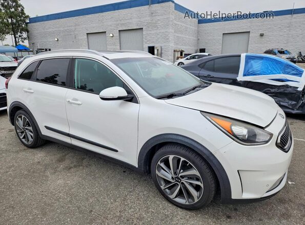 KNDCE3LC9J5175759 2018 KIA NIRO White 