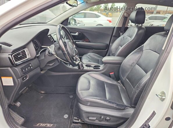 KNDCE3LC9J5175759 2018 KIA NIRO White 