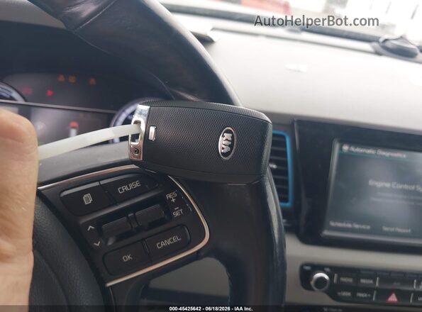 KNDCE3LCXH5059044 2017 KIA NIRO Black Առջևի վահանակի տեսք