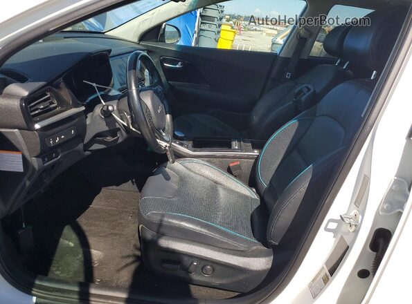 KNDCE3LG6N5147622 2022 KIA NIRO White 