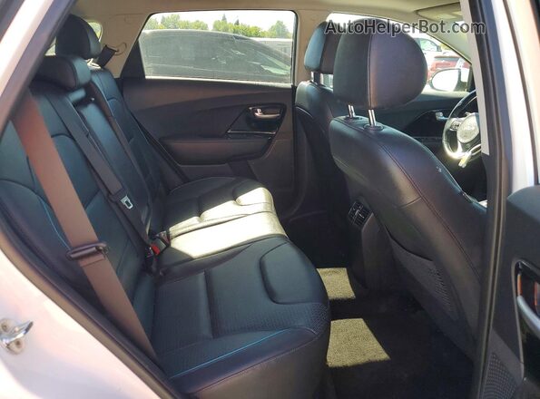 KNDCE3LG6N5147622 2022 KIA NIRO White 
